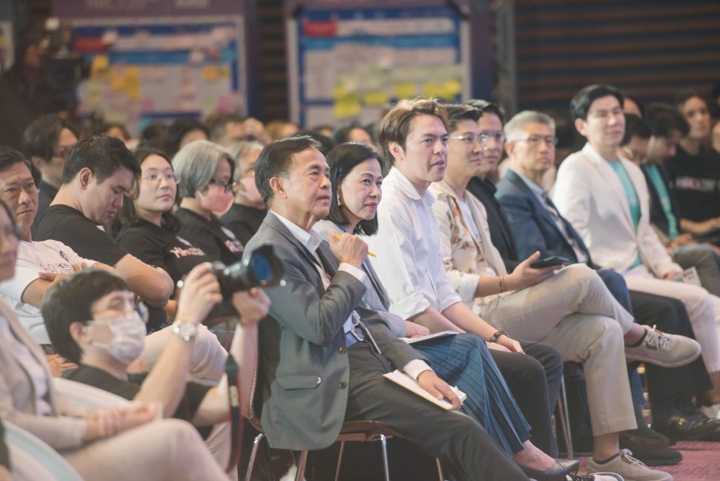 8 พรรคการเมือง ขานรับนโยบาย Hack Thailand 2575