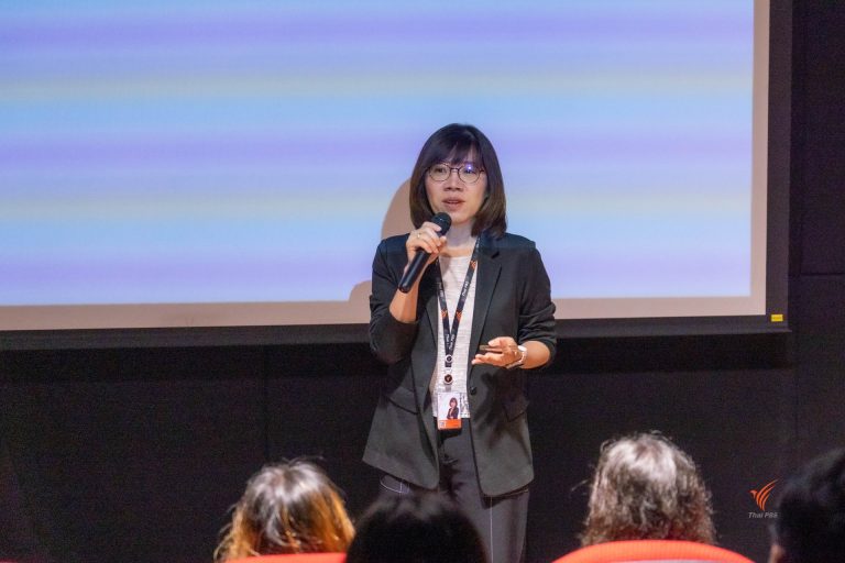 นักศึกษา SGS มธ. ร่วมแลกเปลี่ยนมุมมองสื่อใหม่-พอดแคสต์กับไทยพีบีเอส